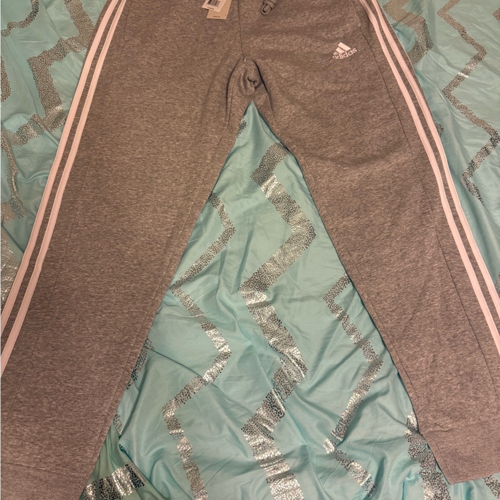 Adidas Men’s size L- Heather Gray tapered leg sweatpants with White Stripes